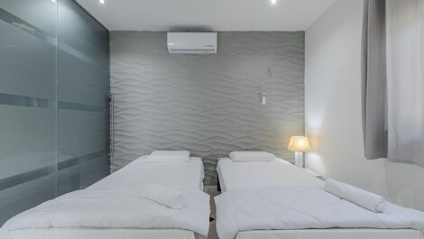 Casa Com Piscina em Porto das Dunas by Carpediem