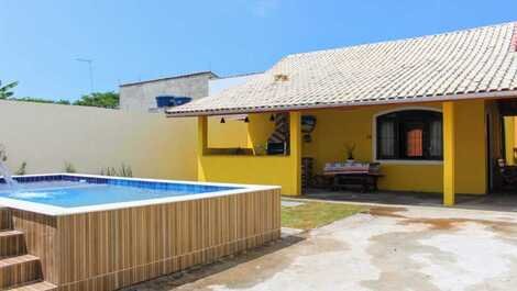 Casa en Itanhaém cerca del mar con piscina
