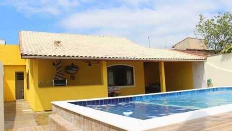 Casa en Itanhaém cerca del mar con piscina