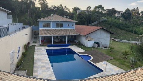 Piscina  climatizada com hidro