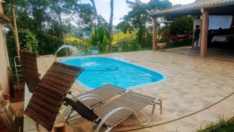 Alquilo finca con piscina en entorno familiar Igaratá