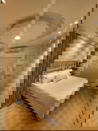 Apto de 2 Quartos em Meia Praia