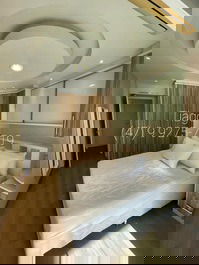 Apto de 2 Quartos em Meia Praia