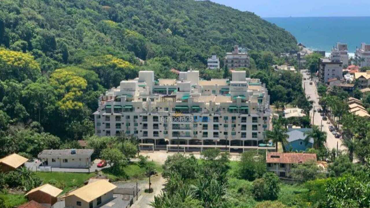 Apartment for vacation rental in Bombinhas (Praia de Bombas)