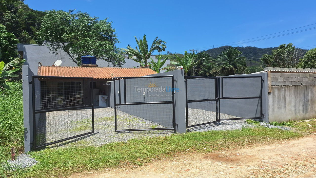 Casa para alquiler de vacaciones em Ubatuba (Enseada)