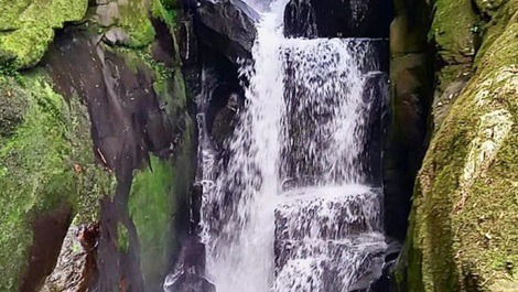 Cachoeira do crepúsculo, 3 minutos. 