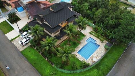 HOUSE ON THE BEACH AT THE FOOT OF THE MOUNTAINS IN EXCELLENT CONDOMINIUM