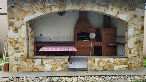 Casa na Estufa I - Praia Grande - Churrasqueira - forno a lenha -...