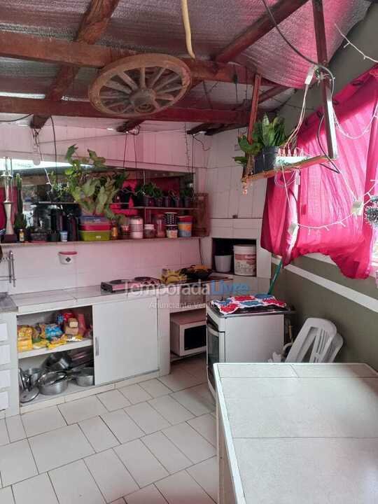 Casa para aluguel de temporada em Florianópolis (Caeira Saco dos Limoes)