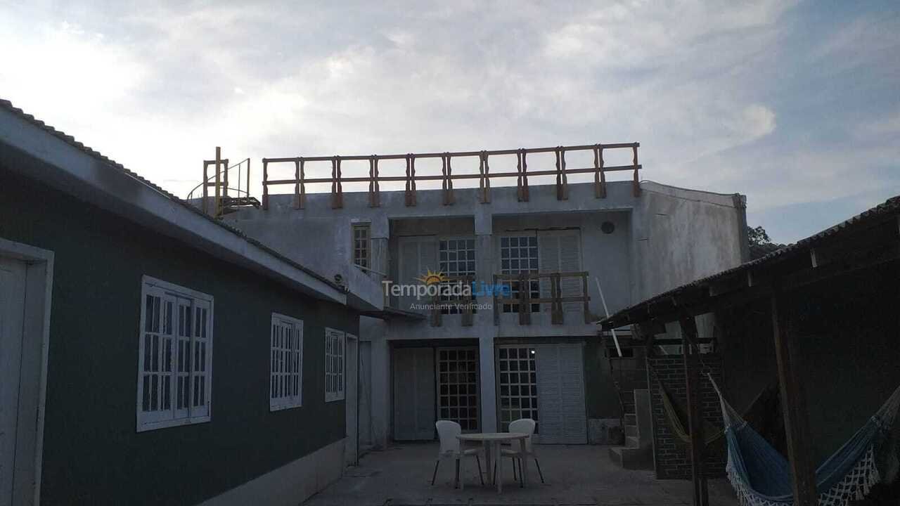 Casa para alquiler de vacaciones em Matinhos (Balneário Currais)
