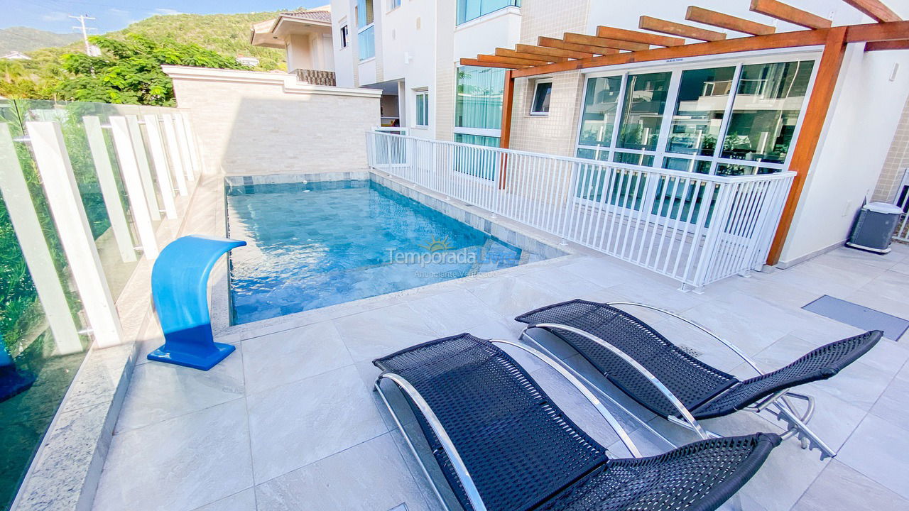Apartamento para alquiler de vacaciones em Governador Celso Ramos (Praia de Palmas)