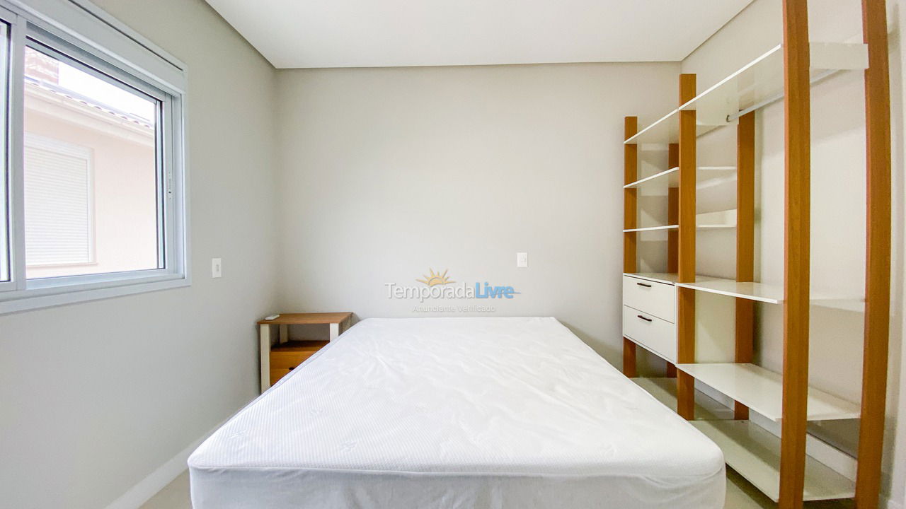 Apartamento para alquiler de vacaciones em Governador Celso Ramos (Praia de Palmas)