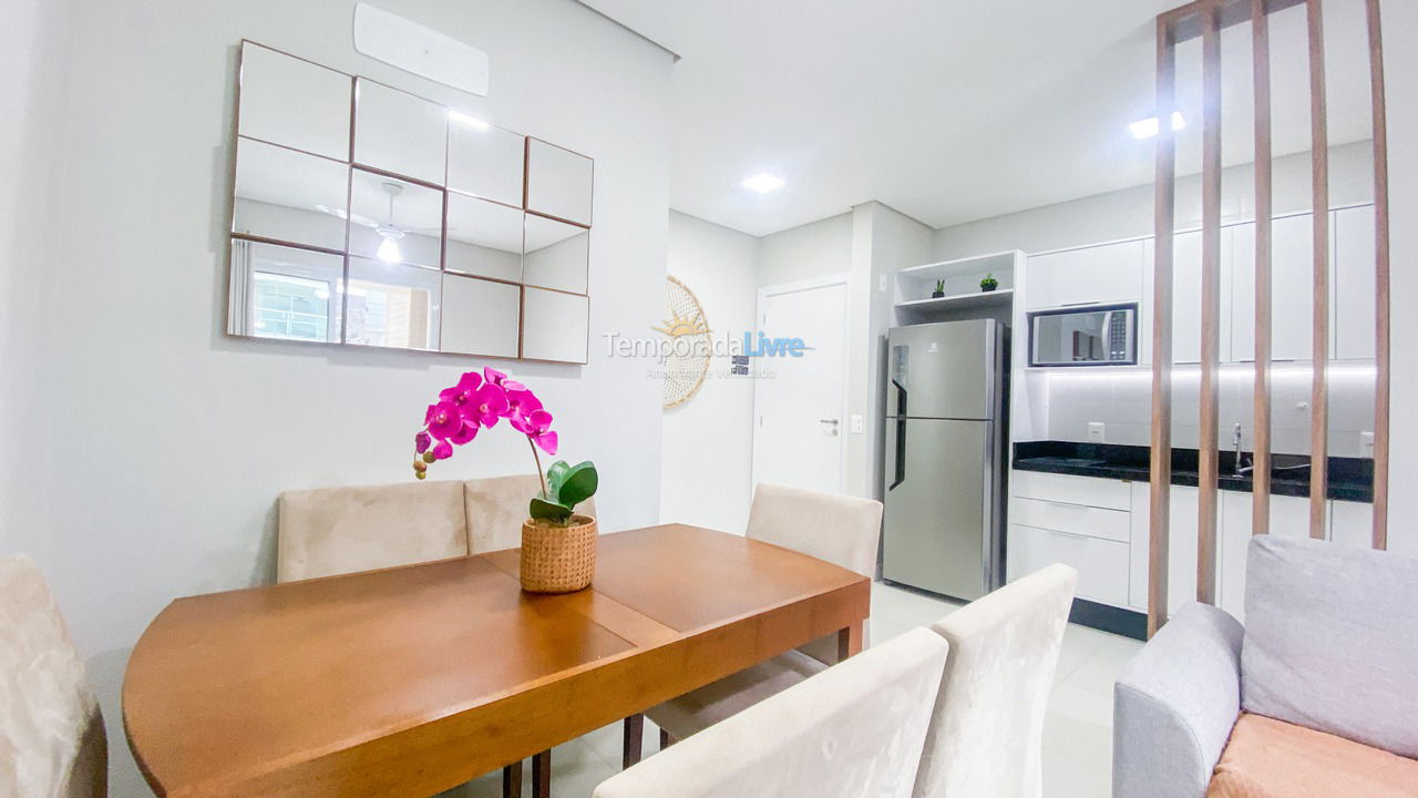 Apartamento para alquiler de vacaciones em Governador Celso Ramos (Praia de Palmas)