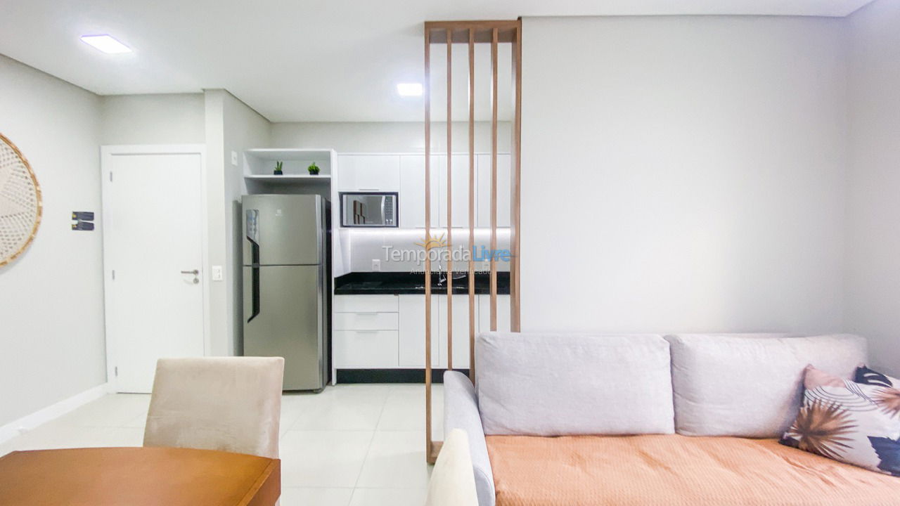 Apartamento para alquiler de vacaciones em Governador Celso Ramos (Praia de Palmas)