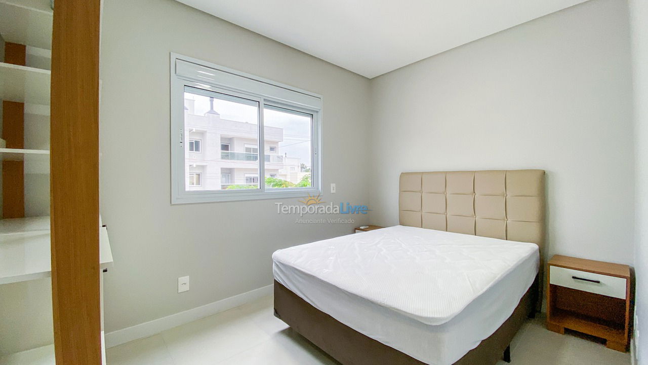 Apartamento para alquiler de vacaciones em Governador Celso Ramos (Praia de Palmas)