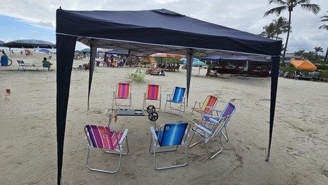 15 cadeiras de praia com a tenda ( tenda  cobrança a parte) .