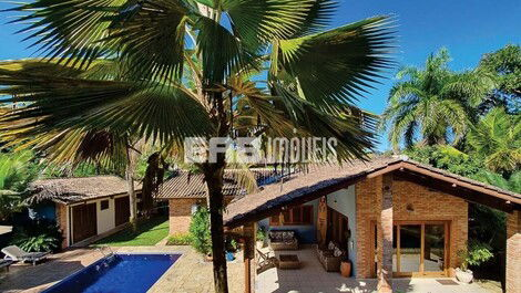 Property for rent, with pool and 6 bedrooms, 300m from the beach of...