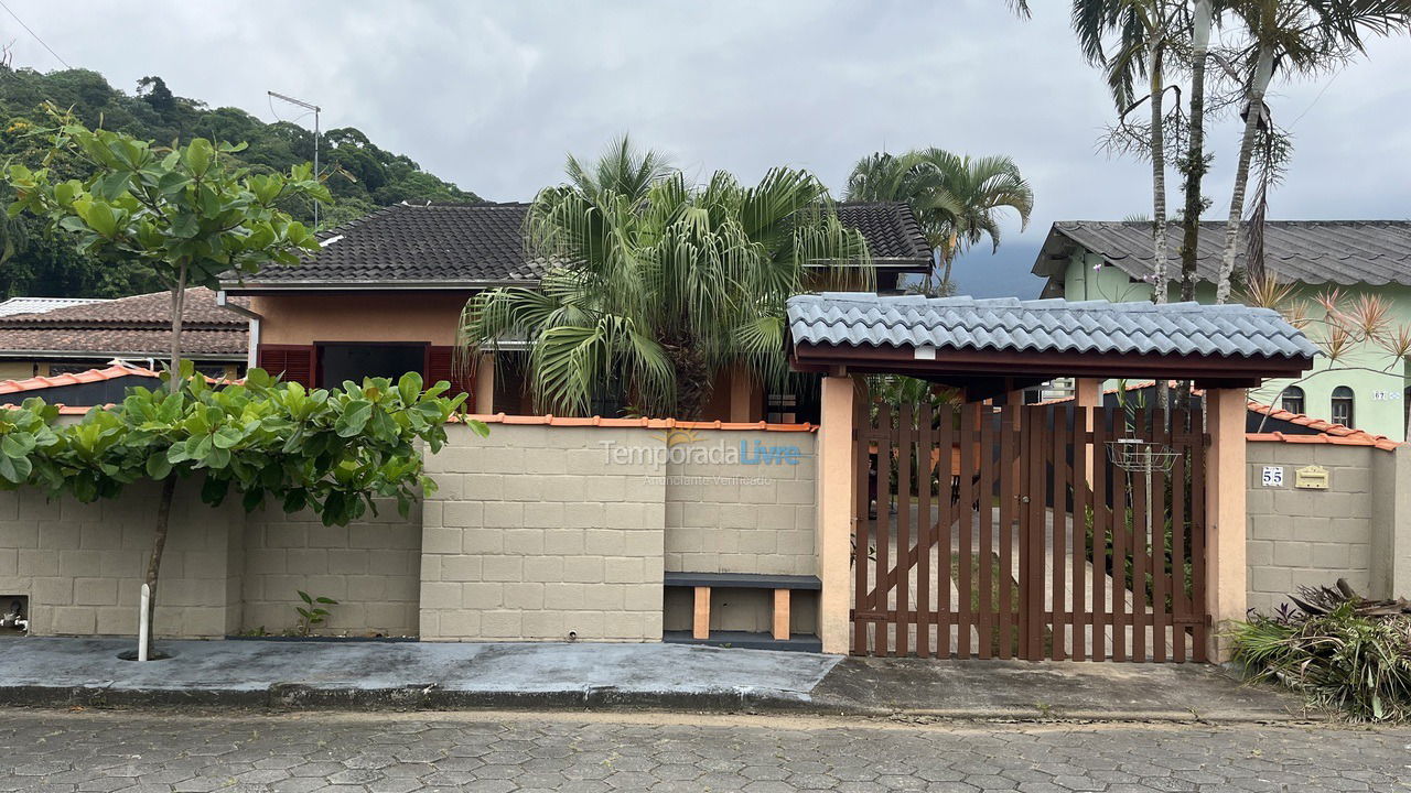 Casa para aluguel de temporada em Caraguatatuba (Massaguaçu)