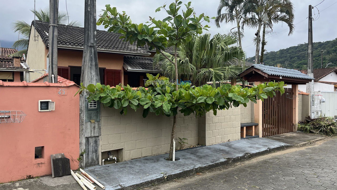 Casa para alquiler de vacaciones em Caraguatatuba (Massaguaçu)