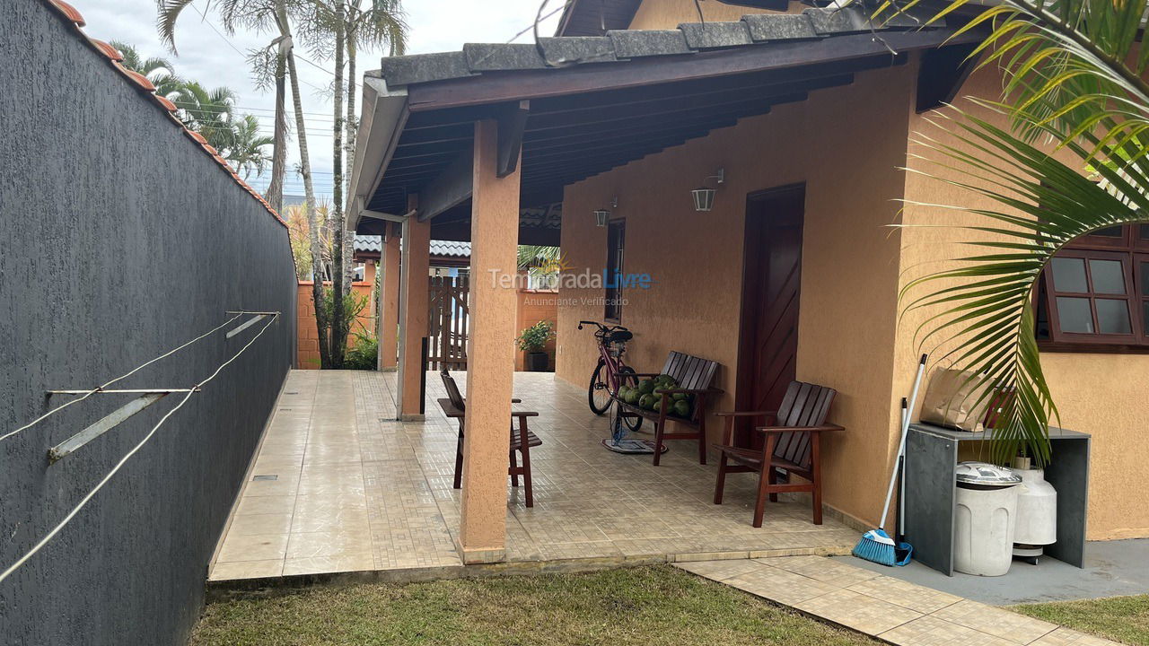 Casa para aluguel de temporada em Caraguatatuba (Massaguaçu)