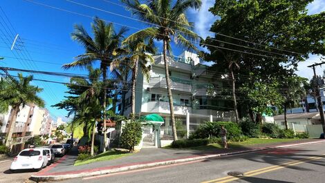 SPECTACULAR STREET FRONT! BUILDING WITH POOL AND BEAUTIFUL LEISURE AREA