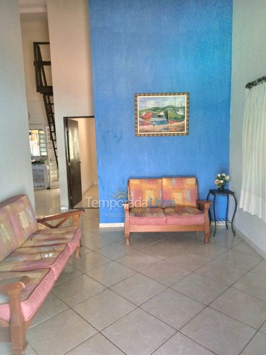 Casa para aluguel de temporada em Ubatuba (Itaguá)