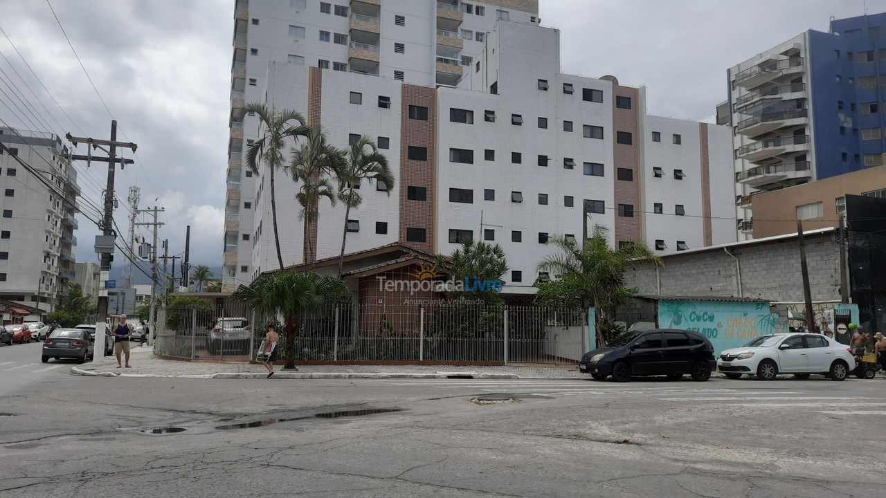 Casa para aluguel de temporada em Praia Grande (Praia do Caiçara)