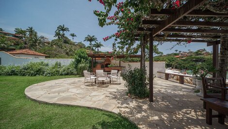 Mansion Foot en la arena de Praia da Ferradura, compuesta por cinco suites