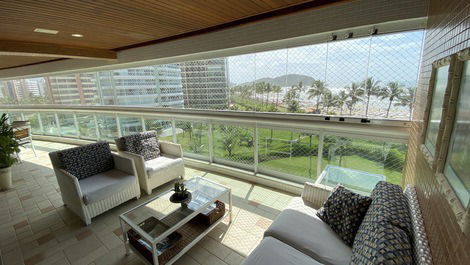 Apartment facing the sea in Riviera