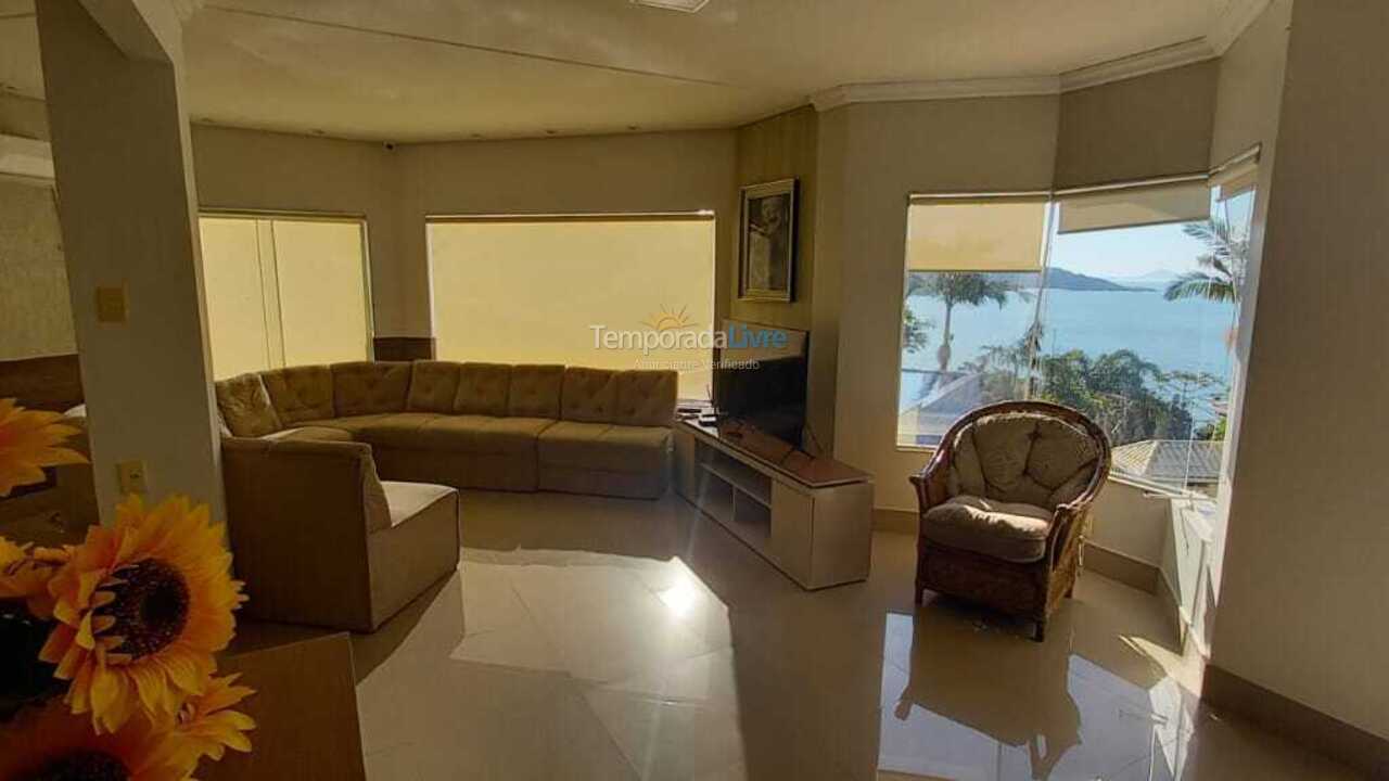 Casa para alquiler de vacaciones em Balneário Camboriú (Praia de Taquaras)