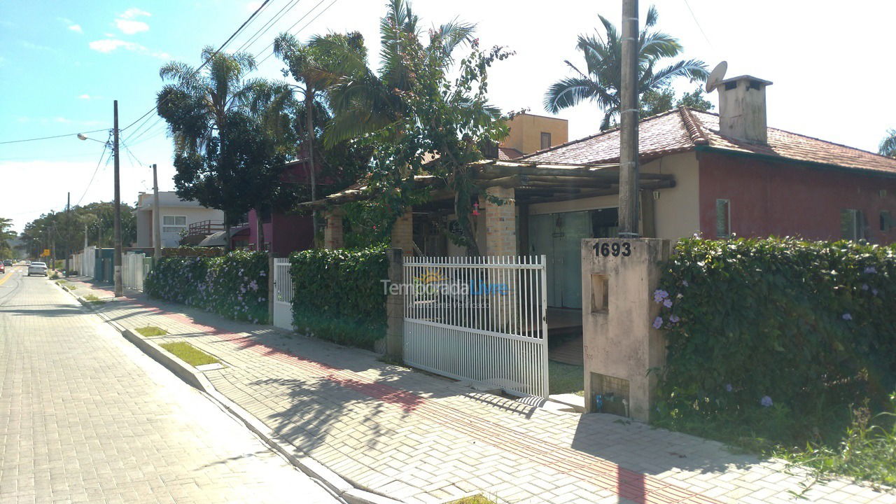 Casa para aluguel de temporada em Bombinhas (Mariscal)