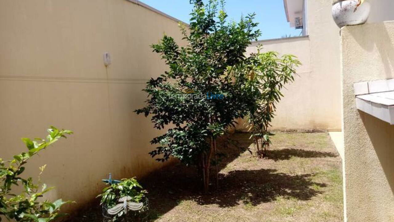 Casa para aluguel de temporada em Matinhos (Betaras)