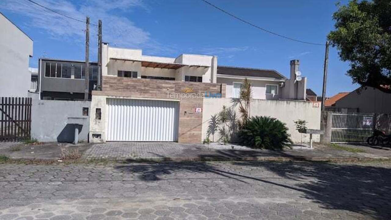 Casa para aluguel de temporada em Matinhos (Betaras)