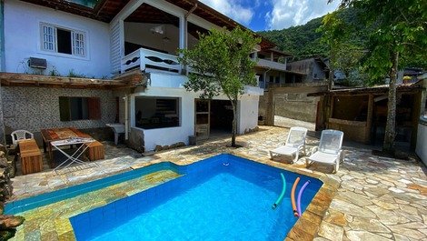 Casa com piscina, bilhar e vista para a Praia
