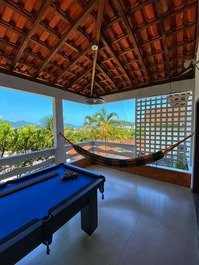 Casa com piscina, bilhar e vista para a Praia