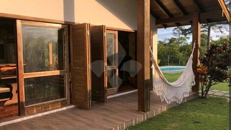 House with pool for 6 people at Praia da Ferrugem in Garopaba/SC
