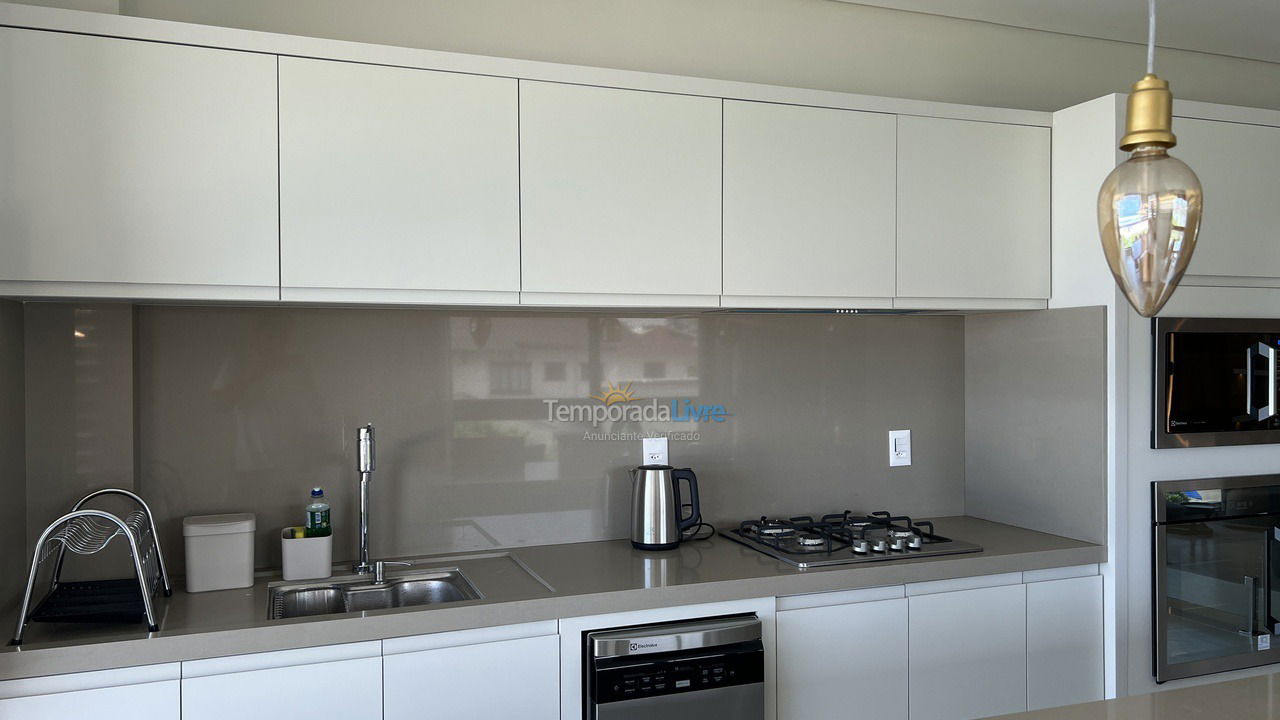 Apartamento para aluguel de temporada em Bombinhas (Canto Grande)