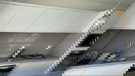APARTAMENTO BEIRA MAR NOVO 3 SUÍTES!