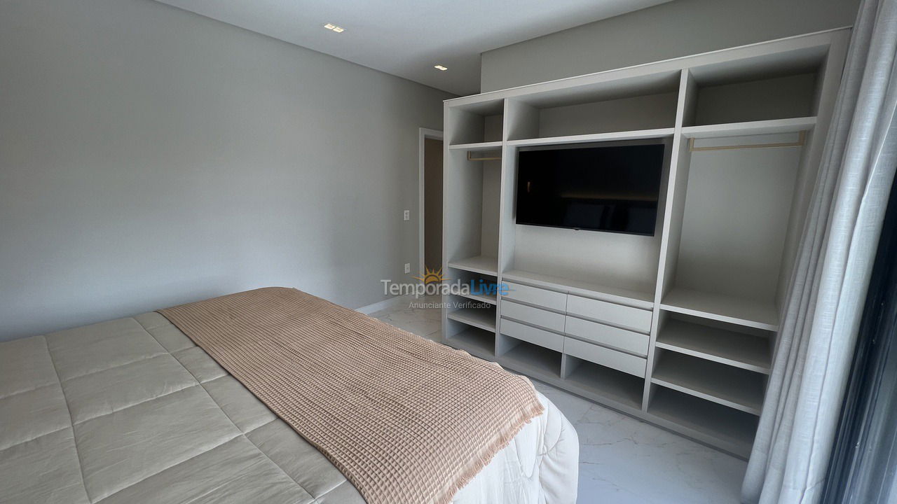 Apartamento para aluguel de temporada em Bombinhas (Canto Grande)