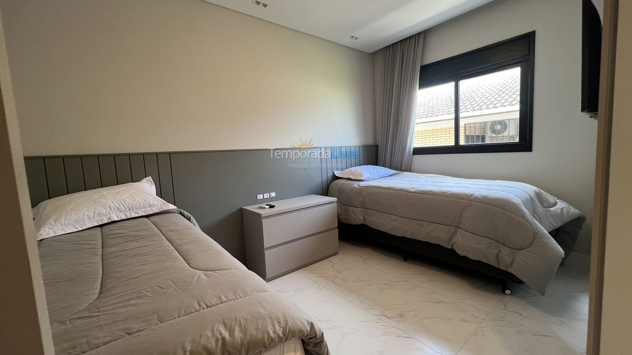 Apartamento para aluguel de temporada em Bombinhas (Canto Grande)