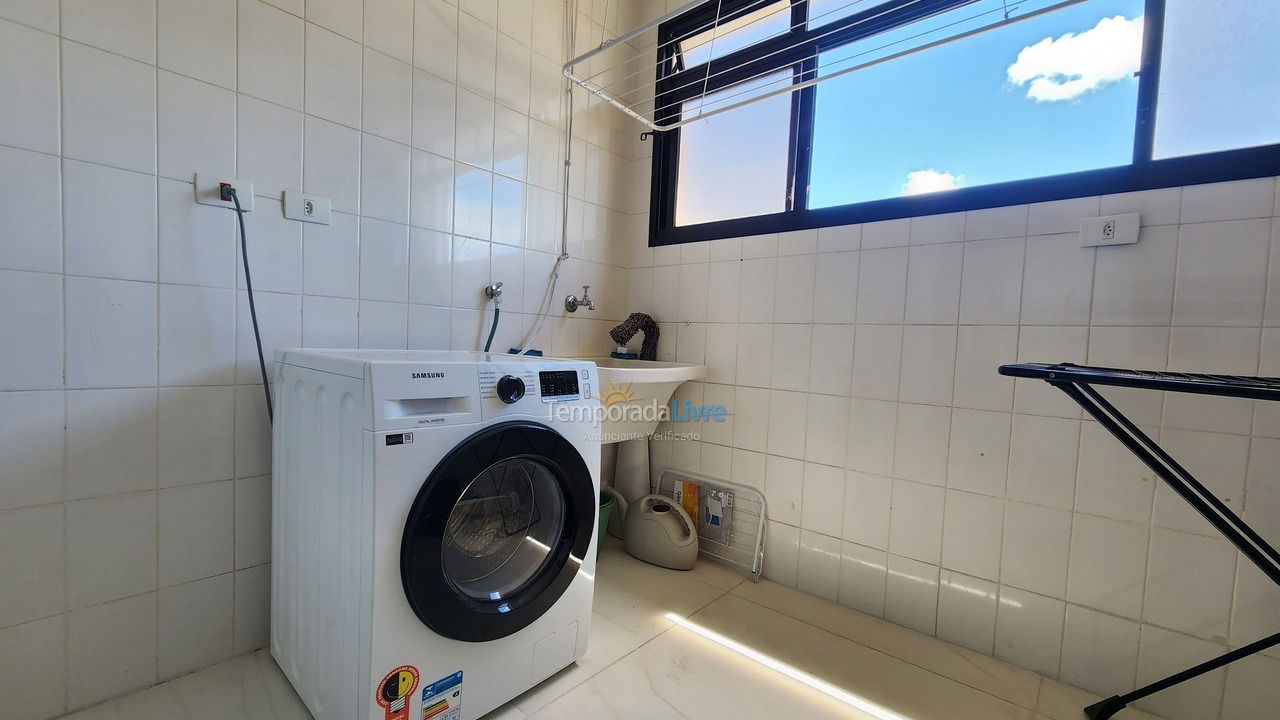 Apartamento para aluguel de temporada em Guarujá (Pitangueiras)