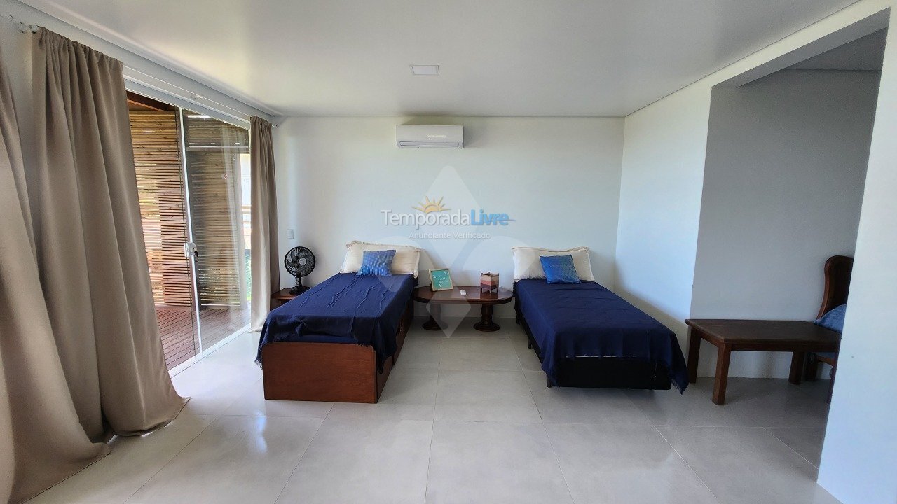 House for vacation rental in Garopaba (Praia do Silveira)