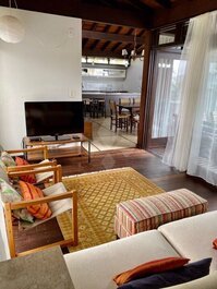 Holiday House 8 people, 4 suites, at Praia da Vigia in Garopaba/SC