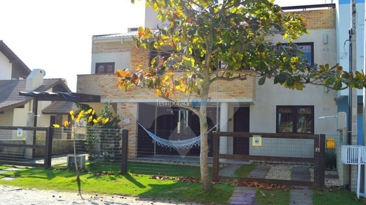 Apartamento para aluguel de temporada em Garopaba (Morrinhos)