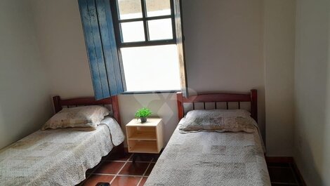 Seasonal house for up to 6 people in the Historic Center of Garopaba/SC