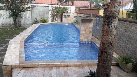 Rent 3 bedroom house, with a beautiful swimming pool with waterfall for adults and children