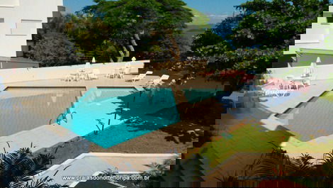 APARTAMENTO DE 2 DORMITORIOS FRENTE AL MAR CON PISCINA