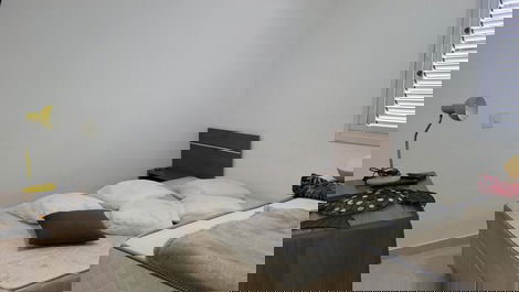Quarto da suíte 1 térrea com duas camas de casal ,dois colchões de solteiro e inflaveis