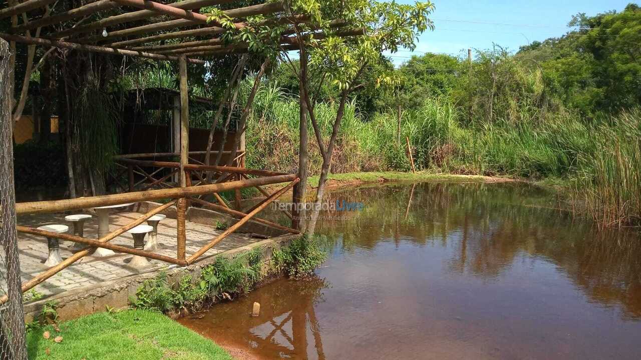 Granja para alquiler de vacaciones em Piracaia (Canedos)