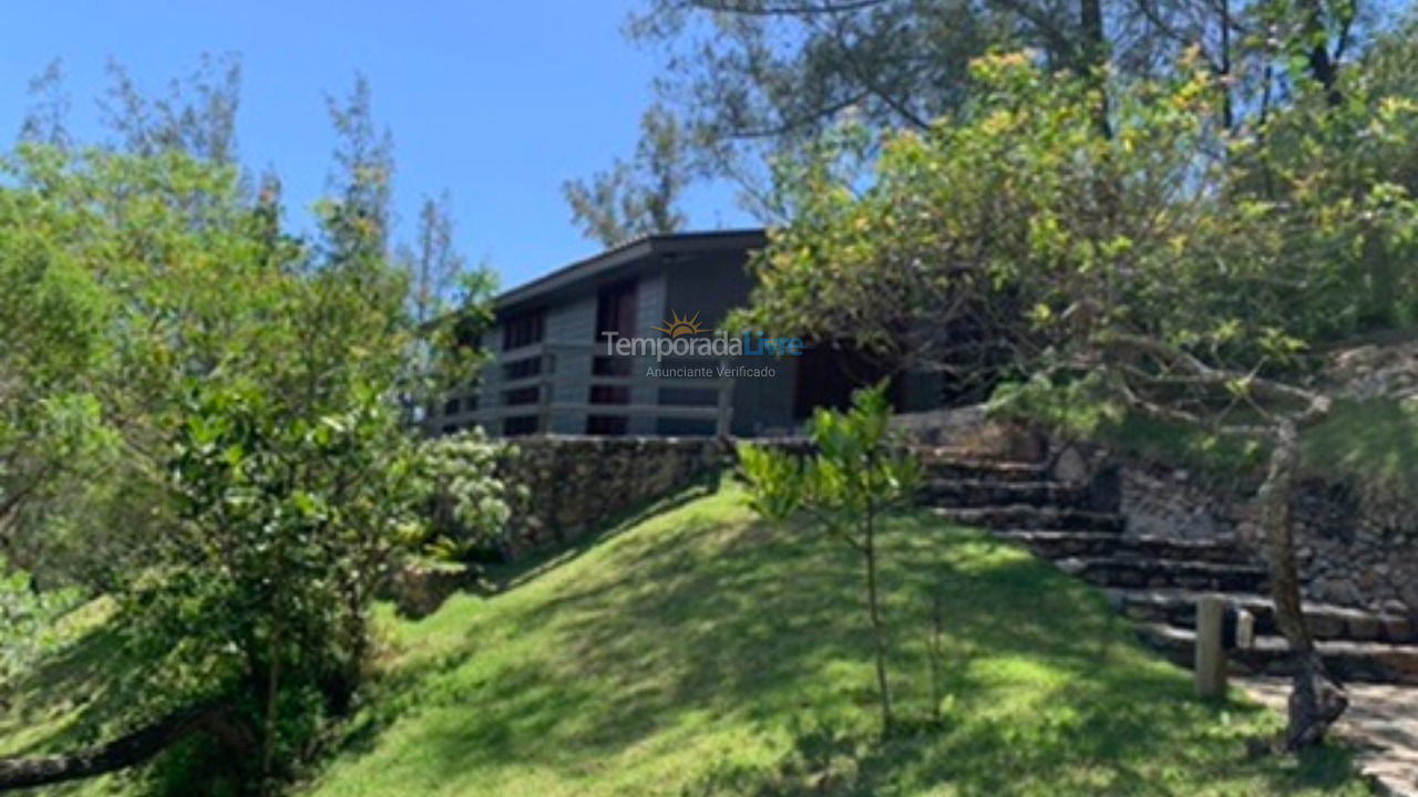 Casa para aluguel de temporada em Imbituba (Praia do Rosa)